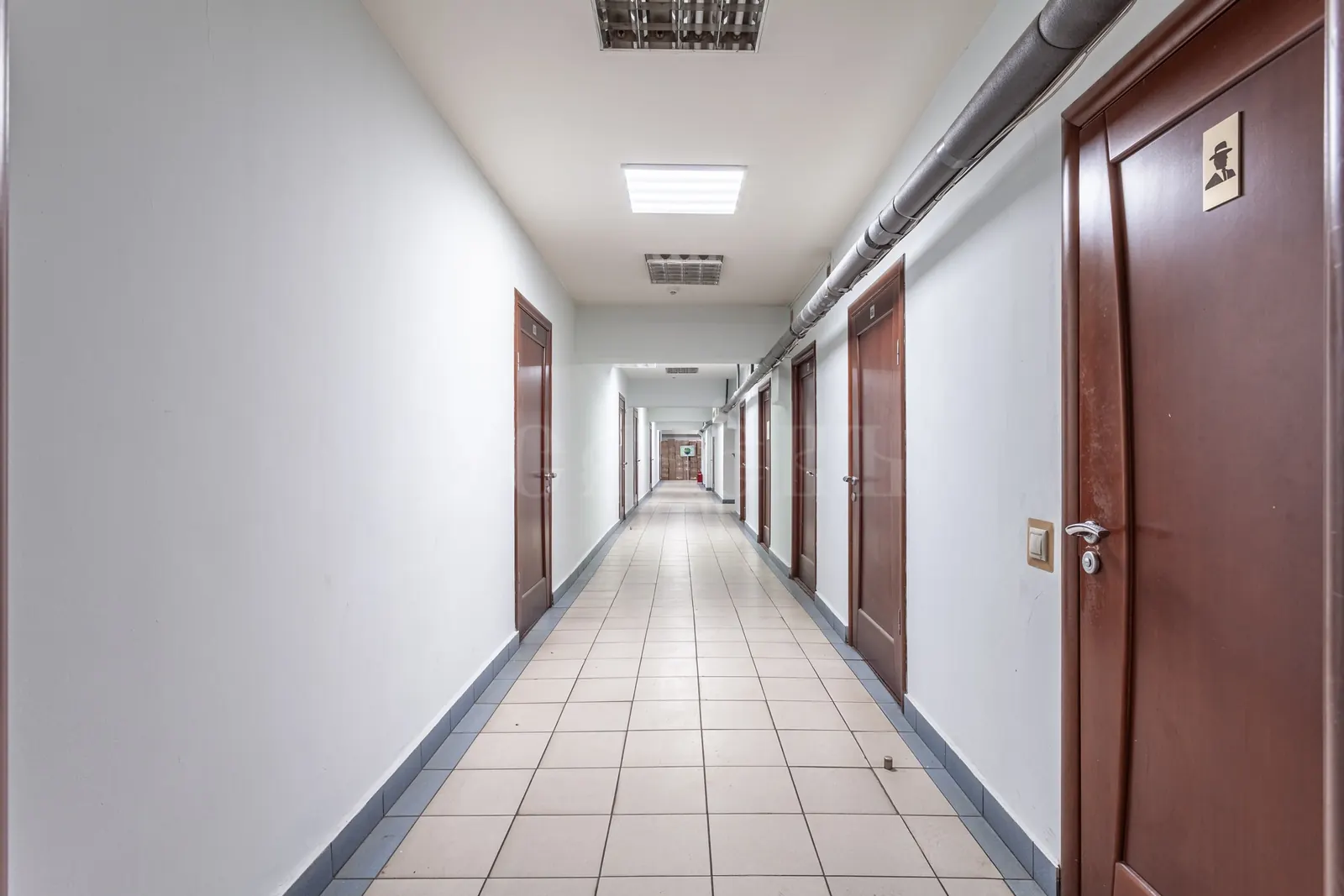 Коммерческое помещение 4 548 м²