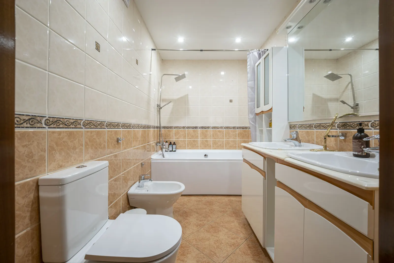 Загородный дом 454,9 м²
