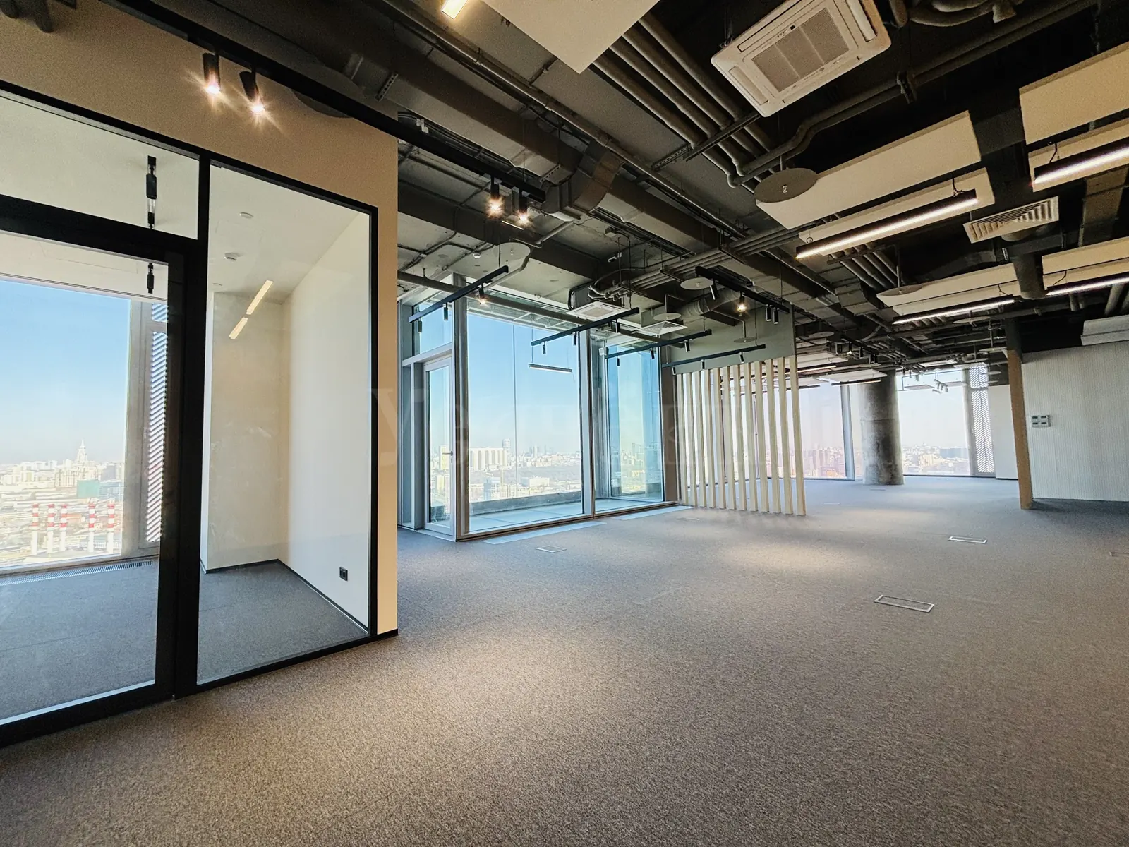 Коммерческое помещение 339,7 м² в ЖК «I-City»