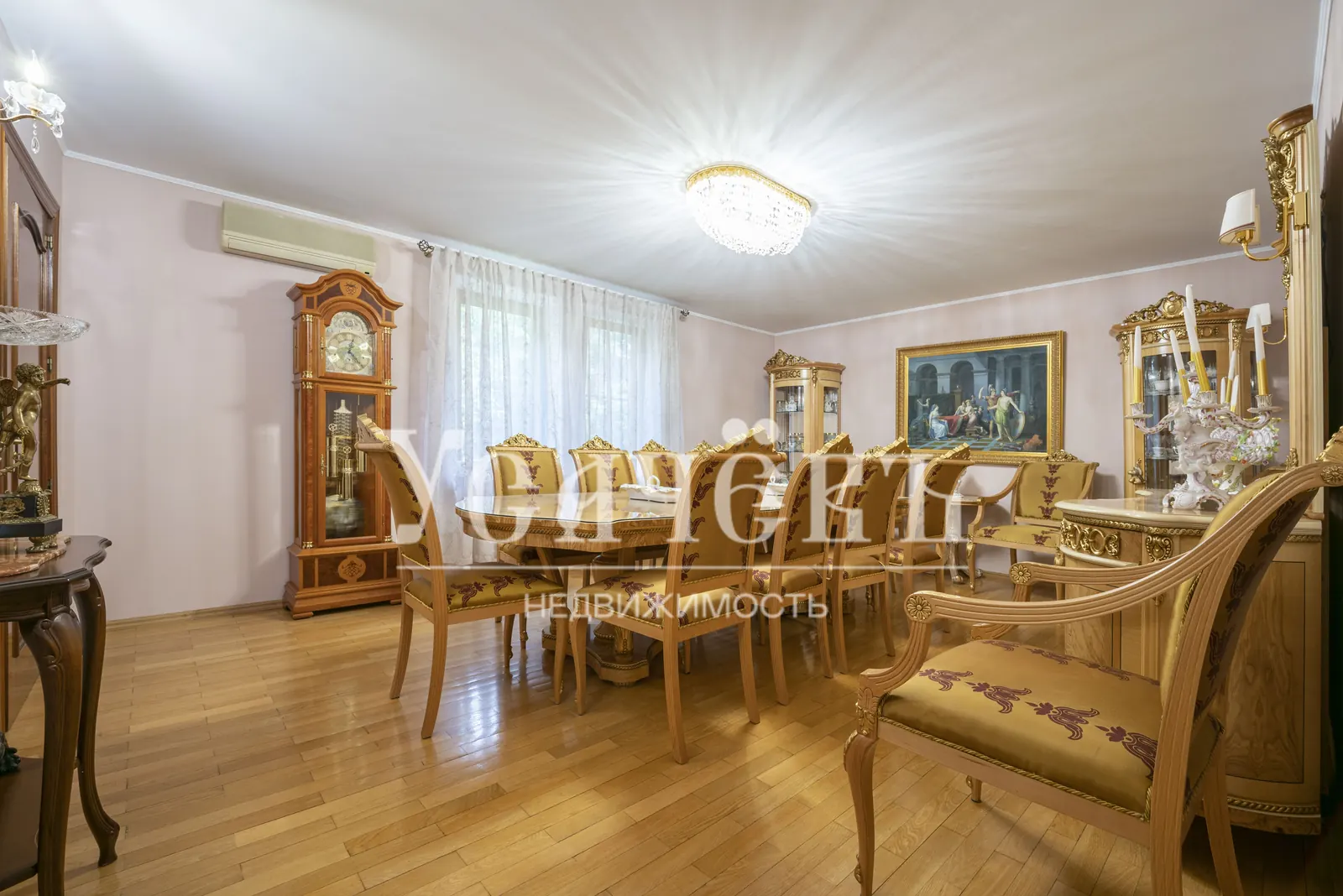 Загородный дом 455 м²