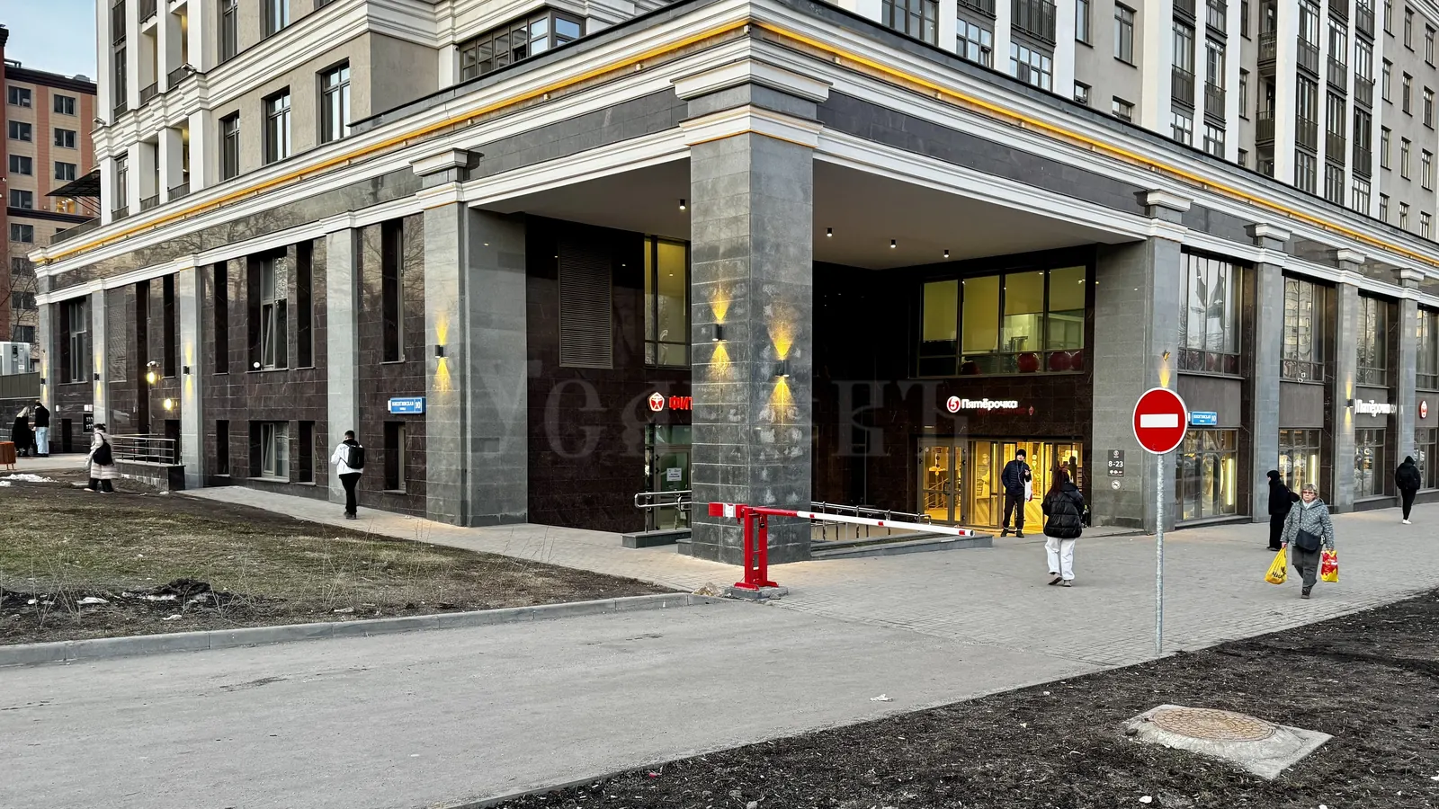 Коммерческое помещение 875,8 м²