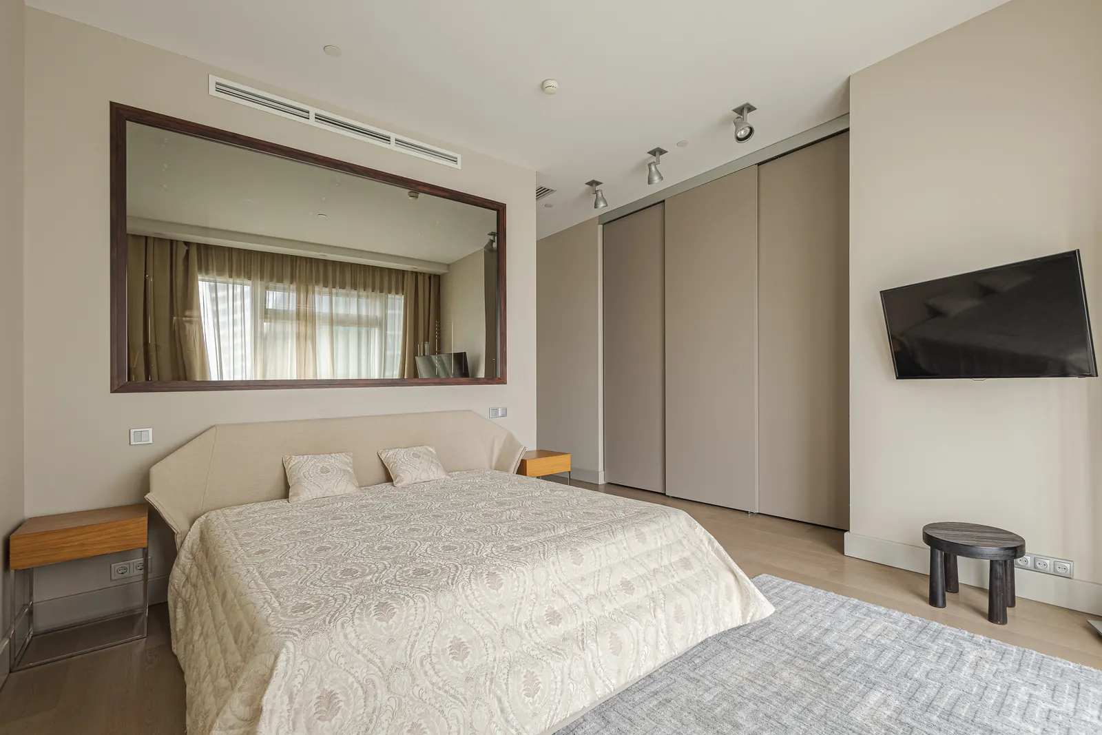 3-комнатная квартира 190 м² в ЖК «Город Столиц»