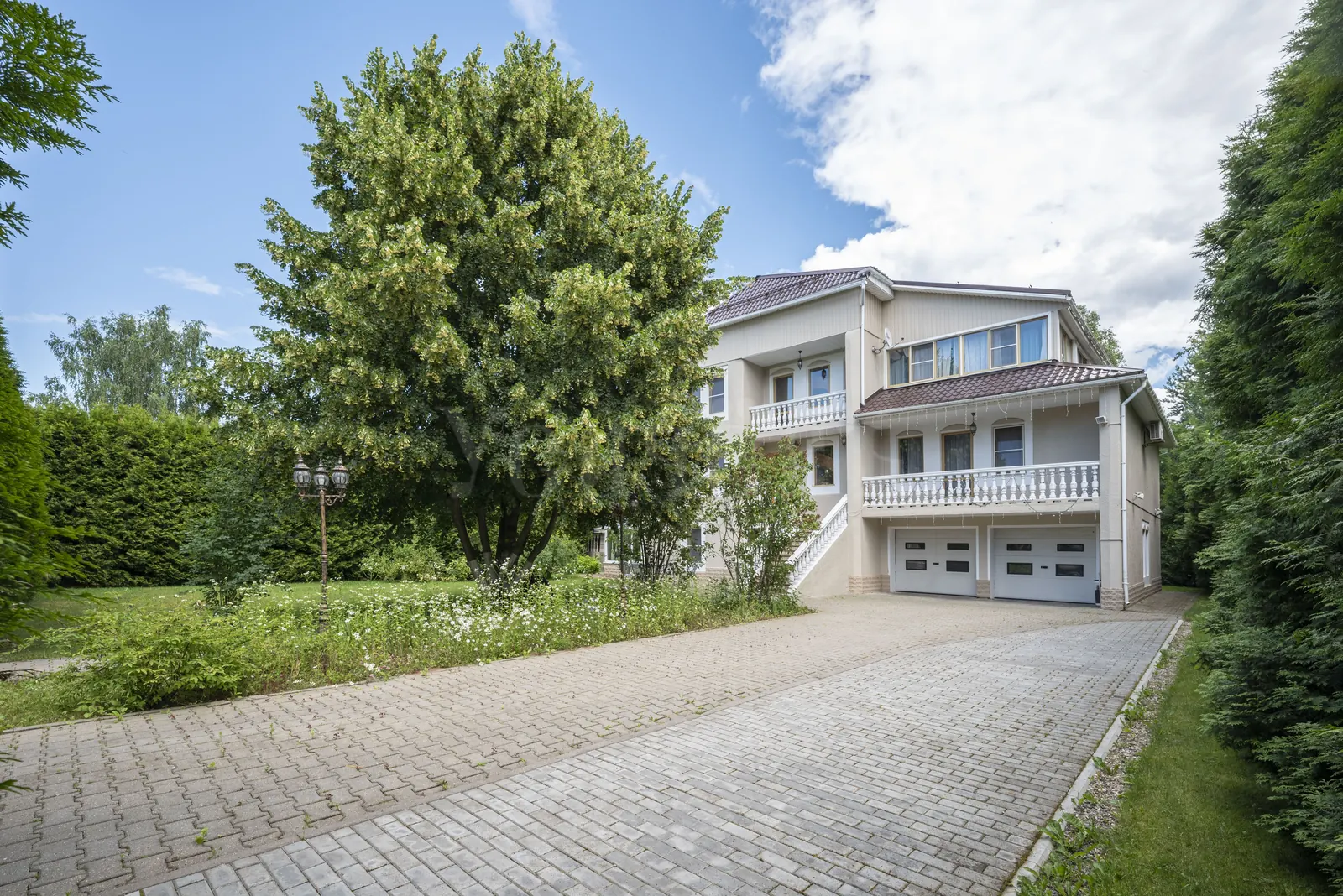 Загородный дом 454,9 м²