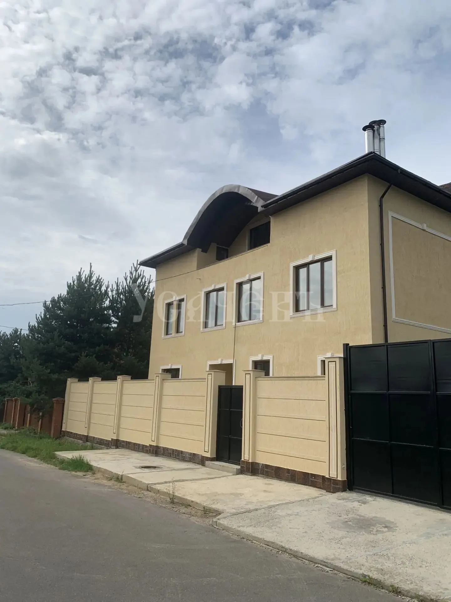 Загородный дом 552 м²