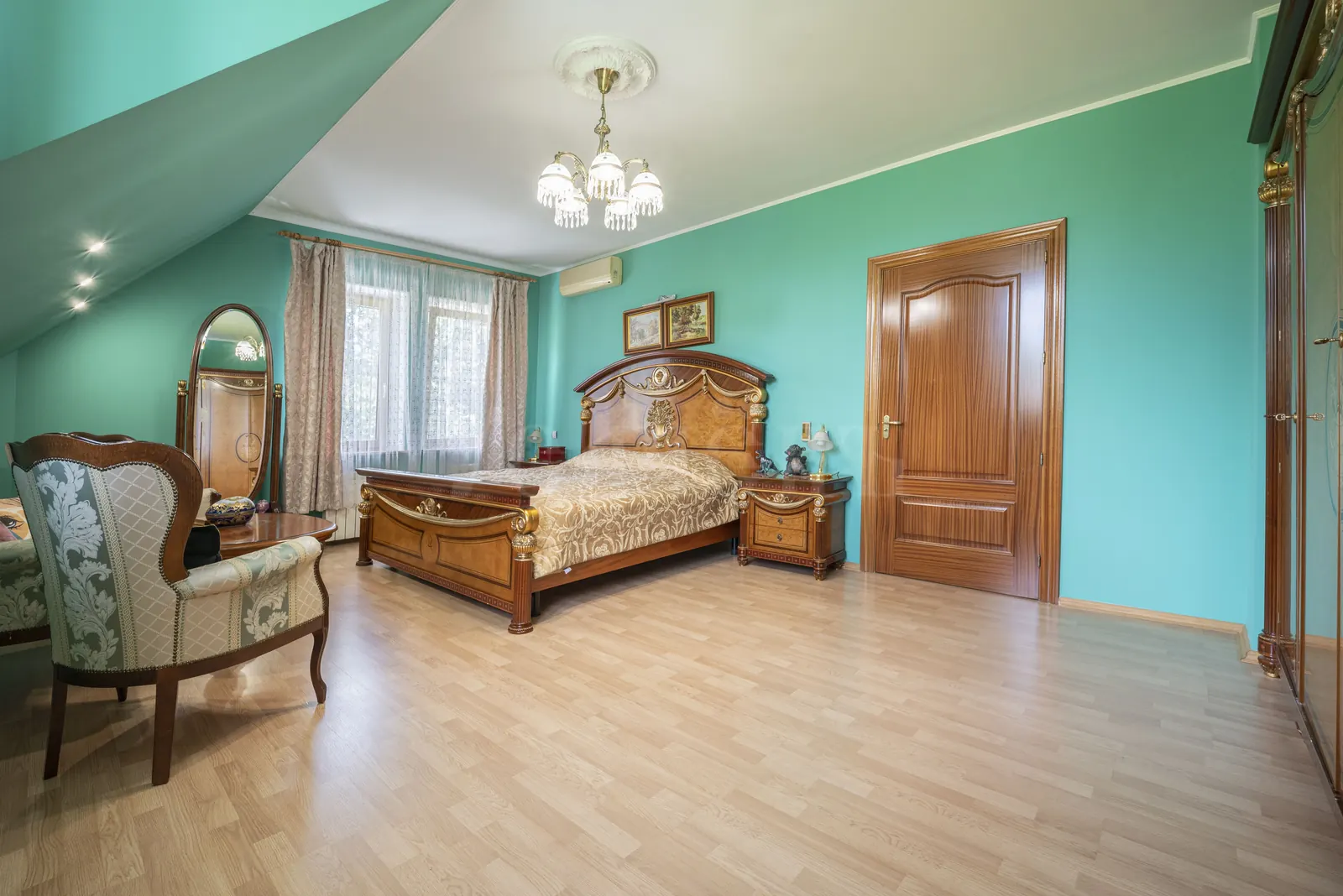 Загородный дом 454,9 м²