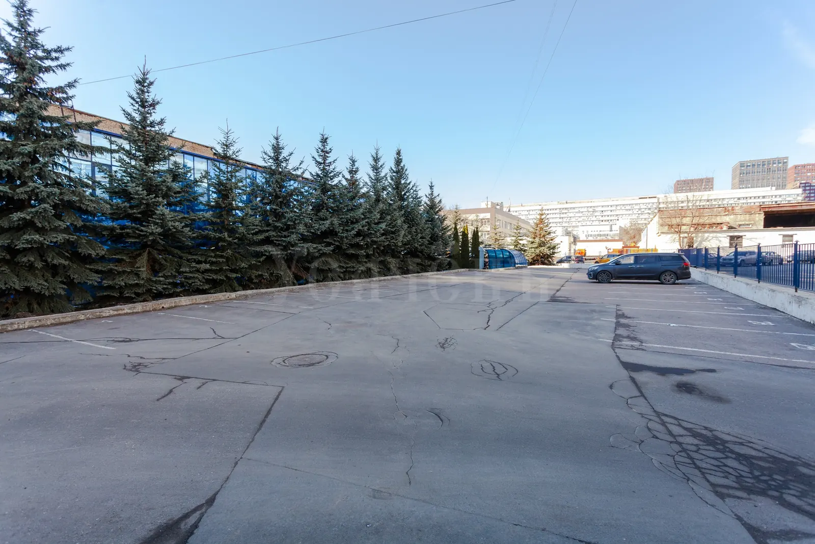Коммерческое помещение 4 548 м²