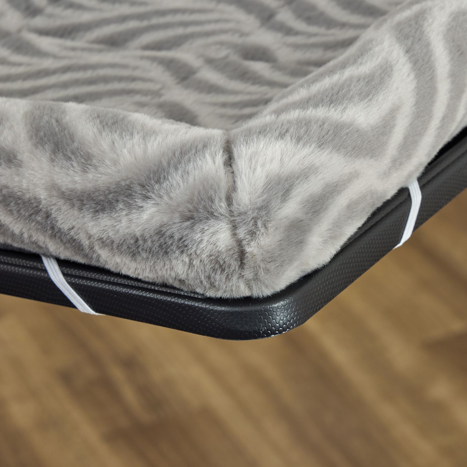 Лежанка MidWest Deluxe Wave Bed для собак и кошек меховая 102х67,5х9 см, серая