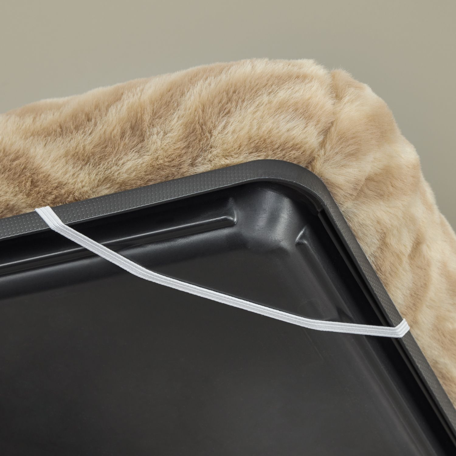 Лежанка MidWest Deluxe Wave Bed для собак и кошек меховая 102х67,5х9 см, цвет песочный