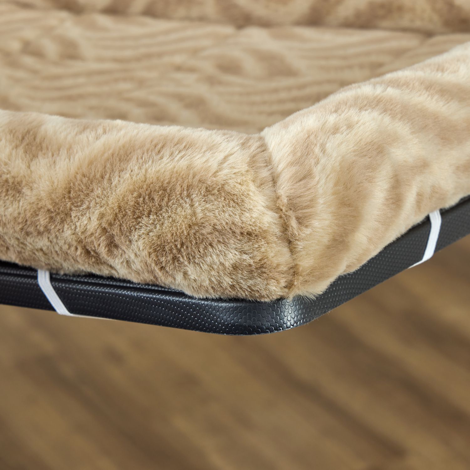 Лежанка MidWest Deluxe Wave Bed для собак и кошек меховая 102х67,5х9 см, цвет песочный