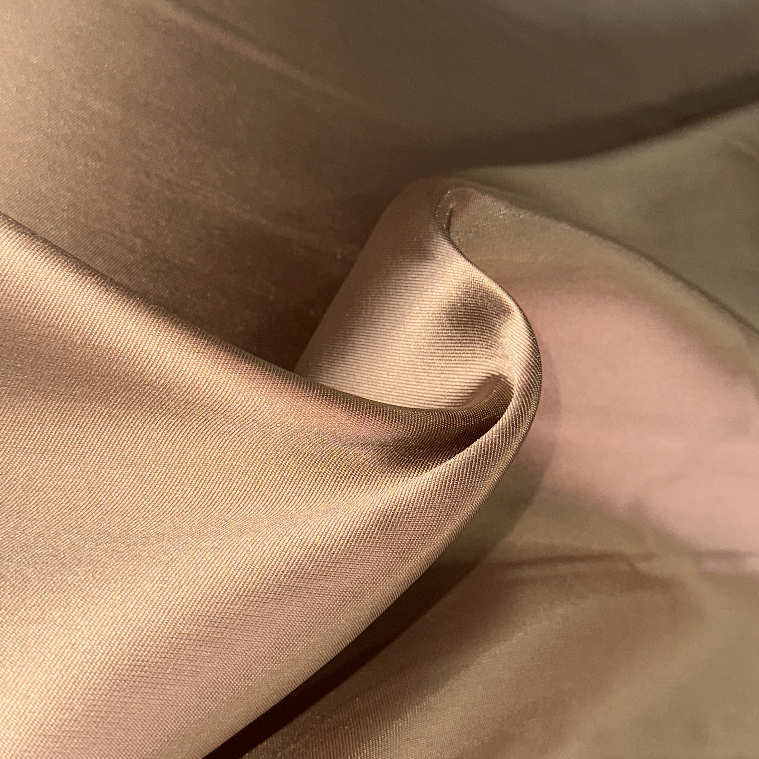 Формодержащая диагональ, золотисто-бежевый