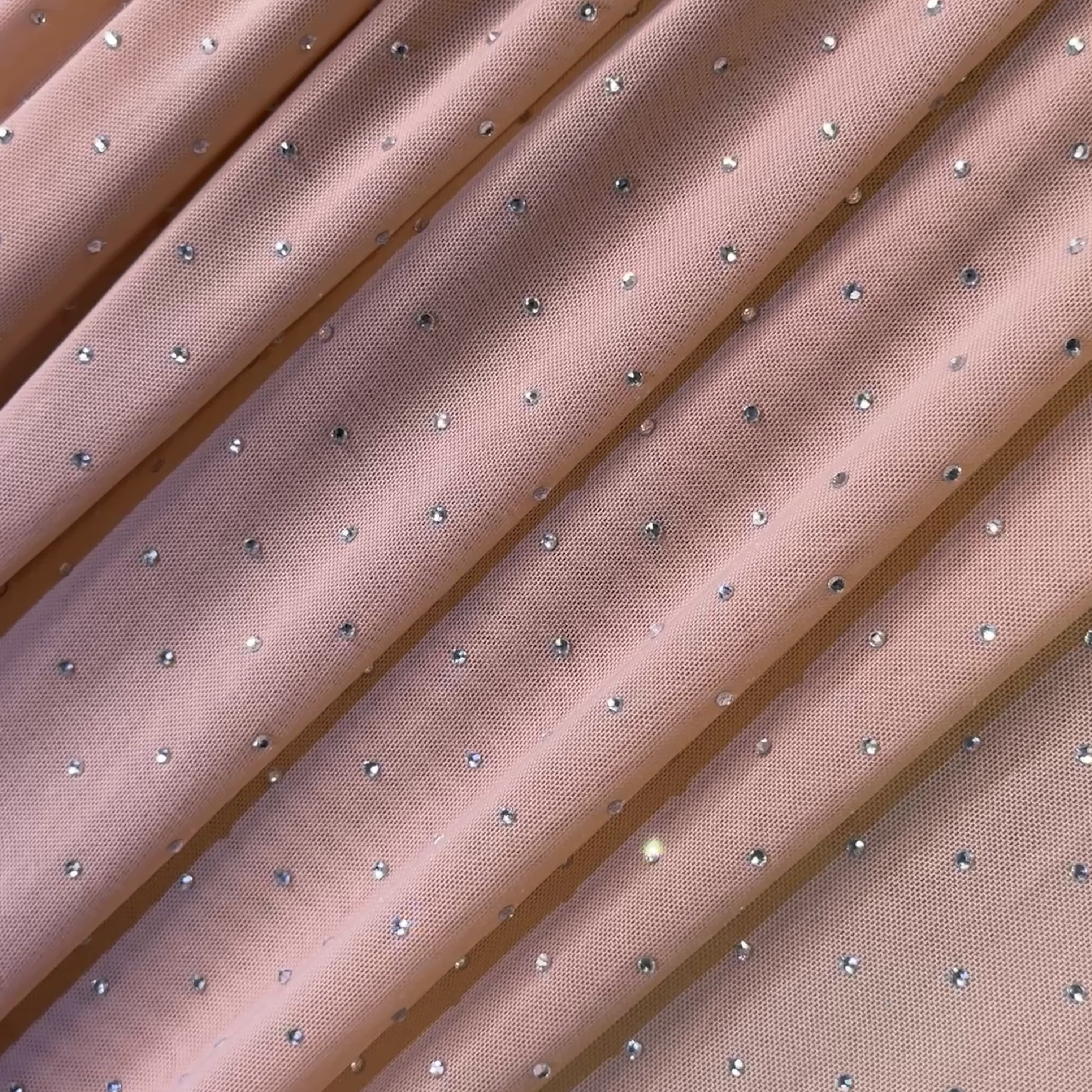 Сетка мелкая трикотажная с кристаллами SS10 CRYSTAL, диагональ, пудровый