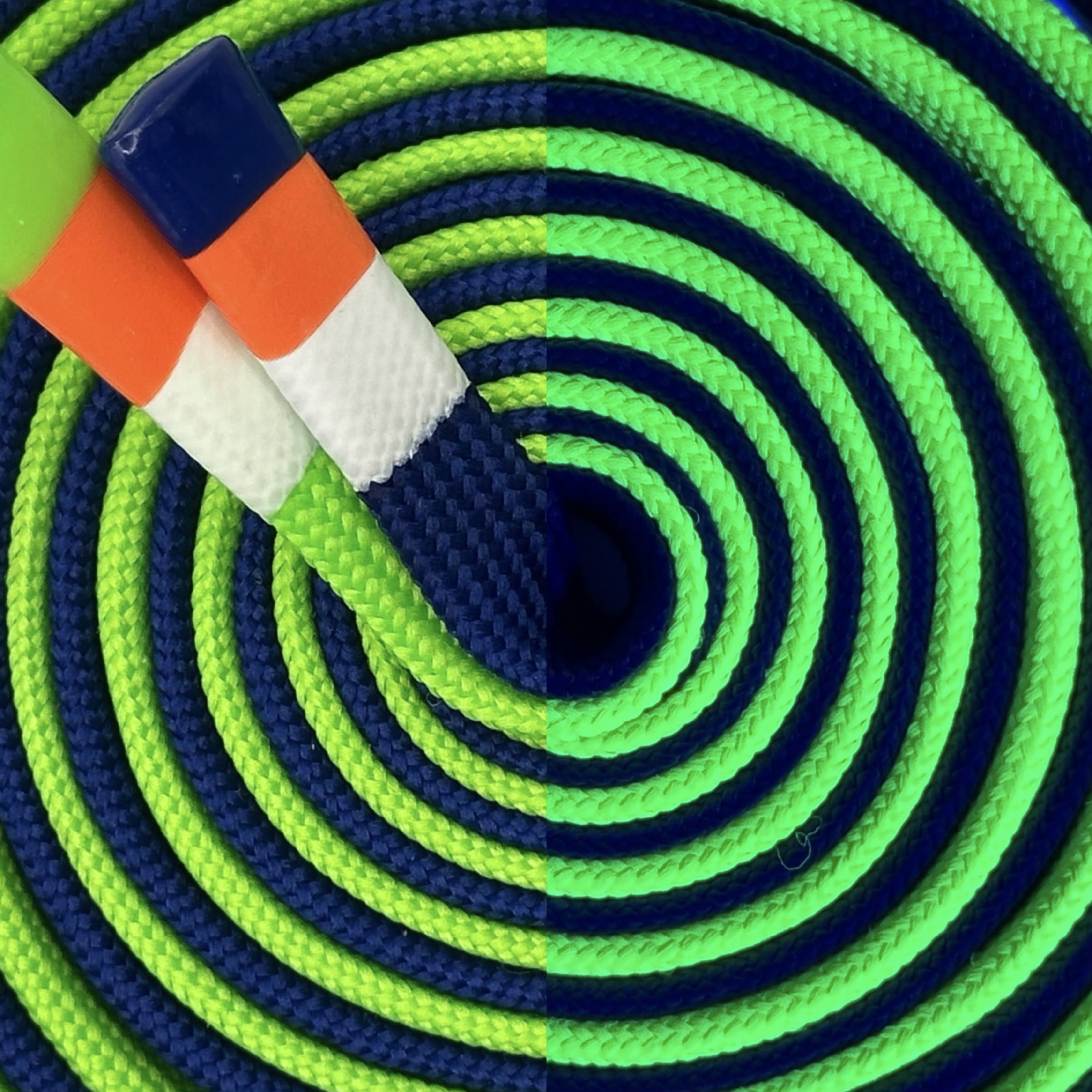 Шнур плоский с кончиками в тон, в белом и оранжевом цвете