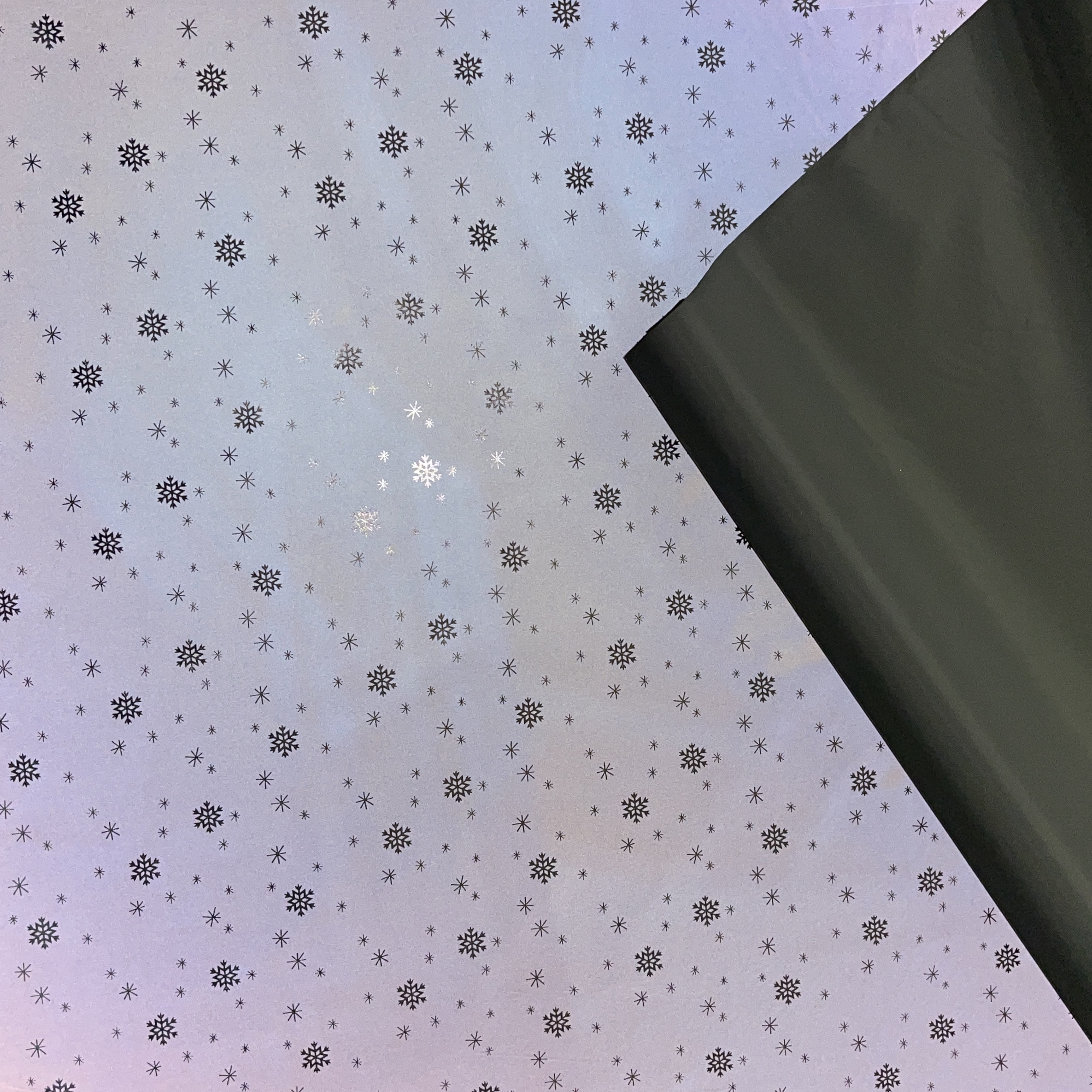 Светоотражающая курточная плащевая ткань серебро рефлектив с серебристыми снежинками