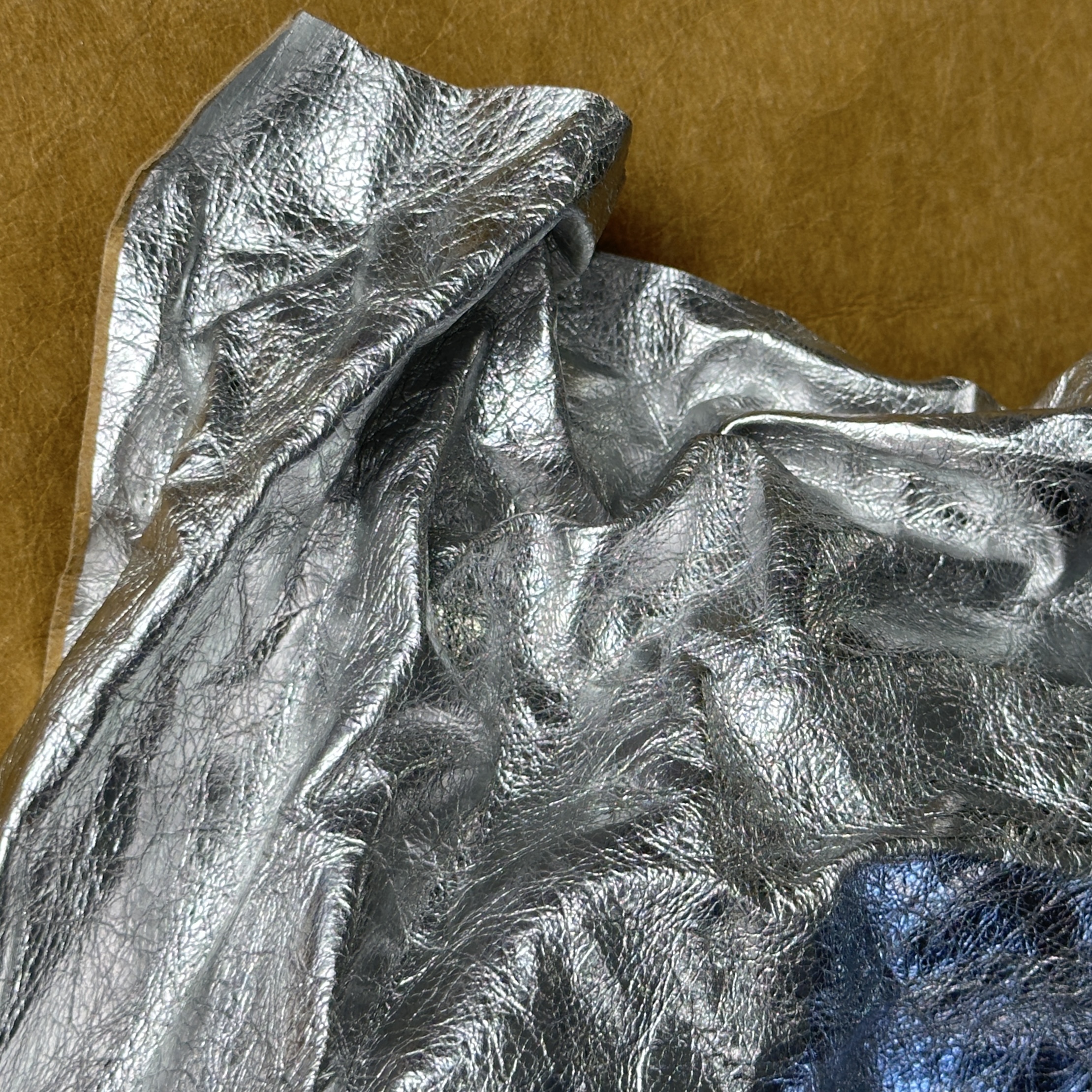 Влагостойкая крафт бумага, серебро