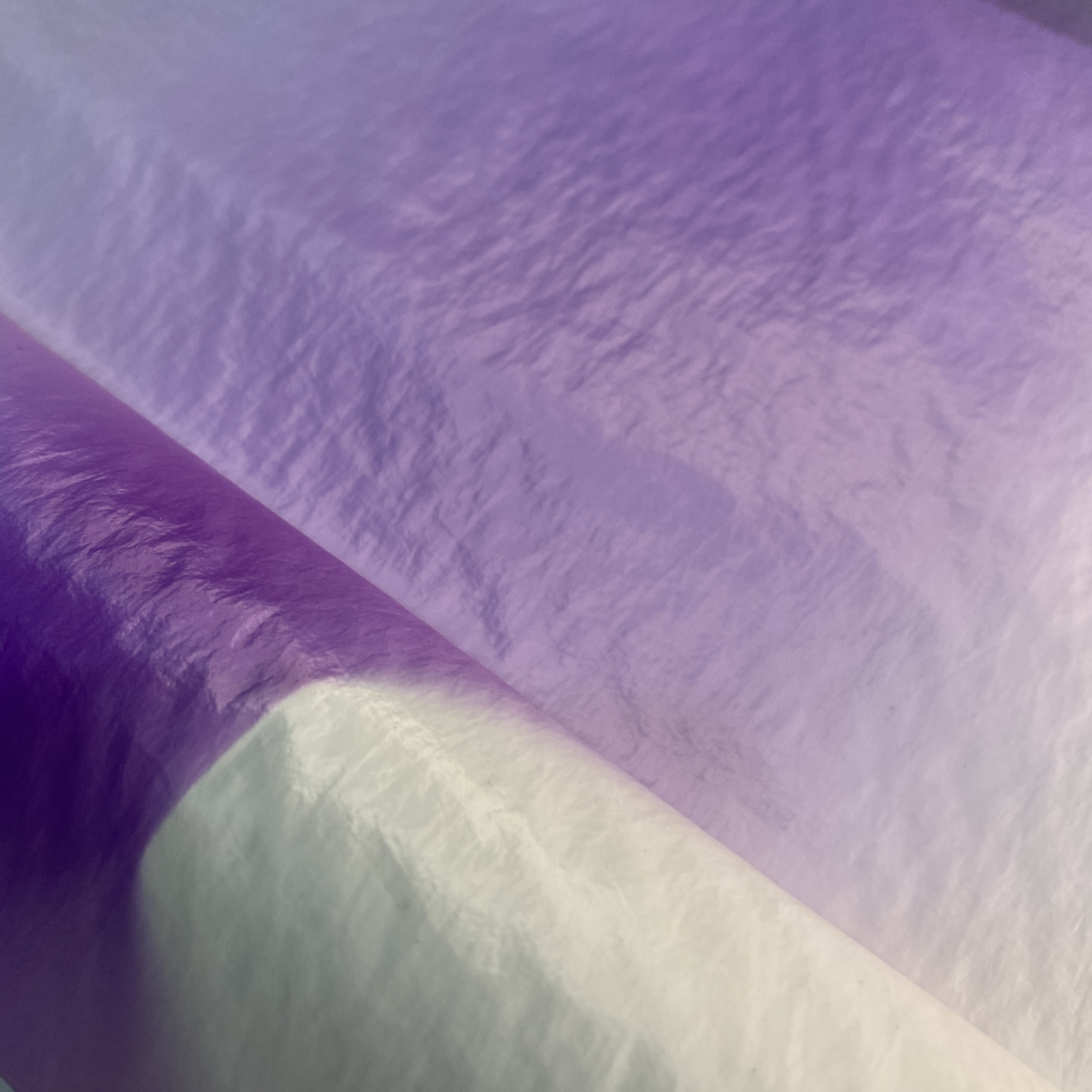 Фотохромная плащевая ткань, белый/фиолетовый