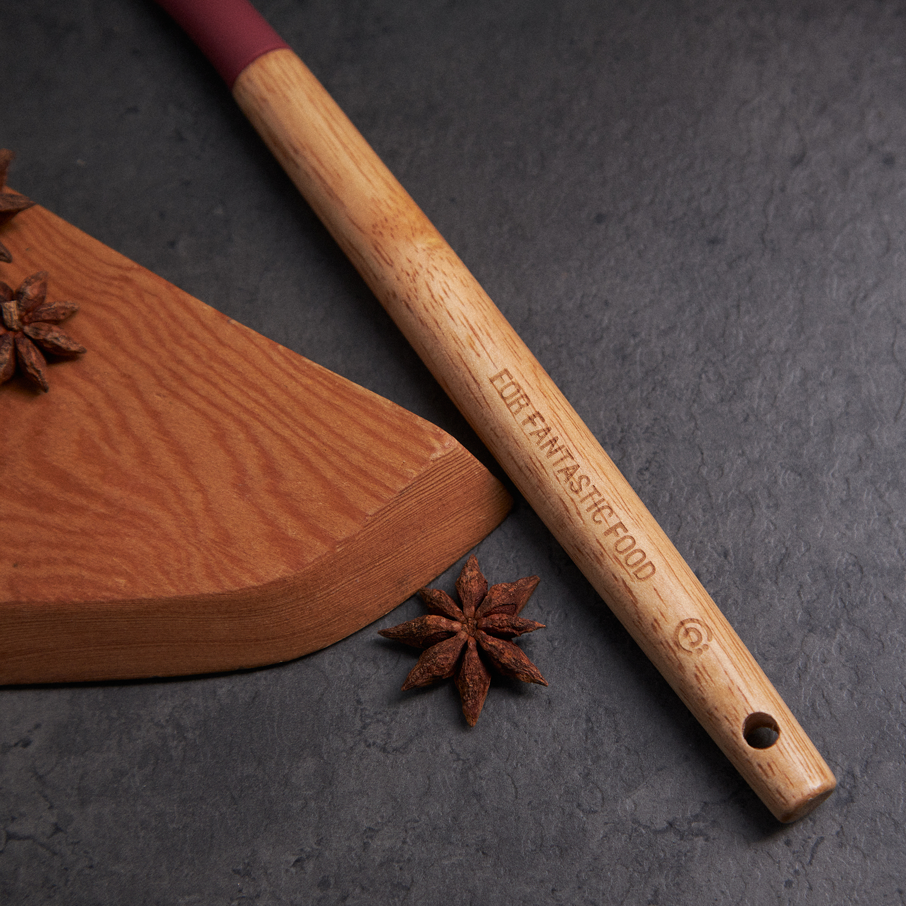 Лопатка силиконовая с прорезями, деревянная ручка - #8