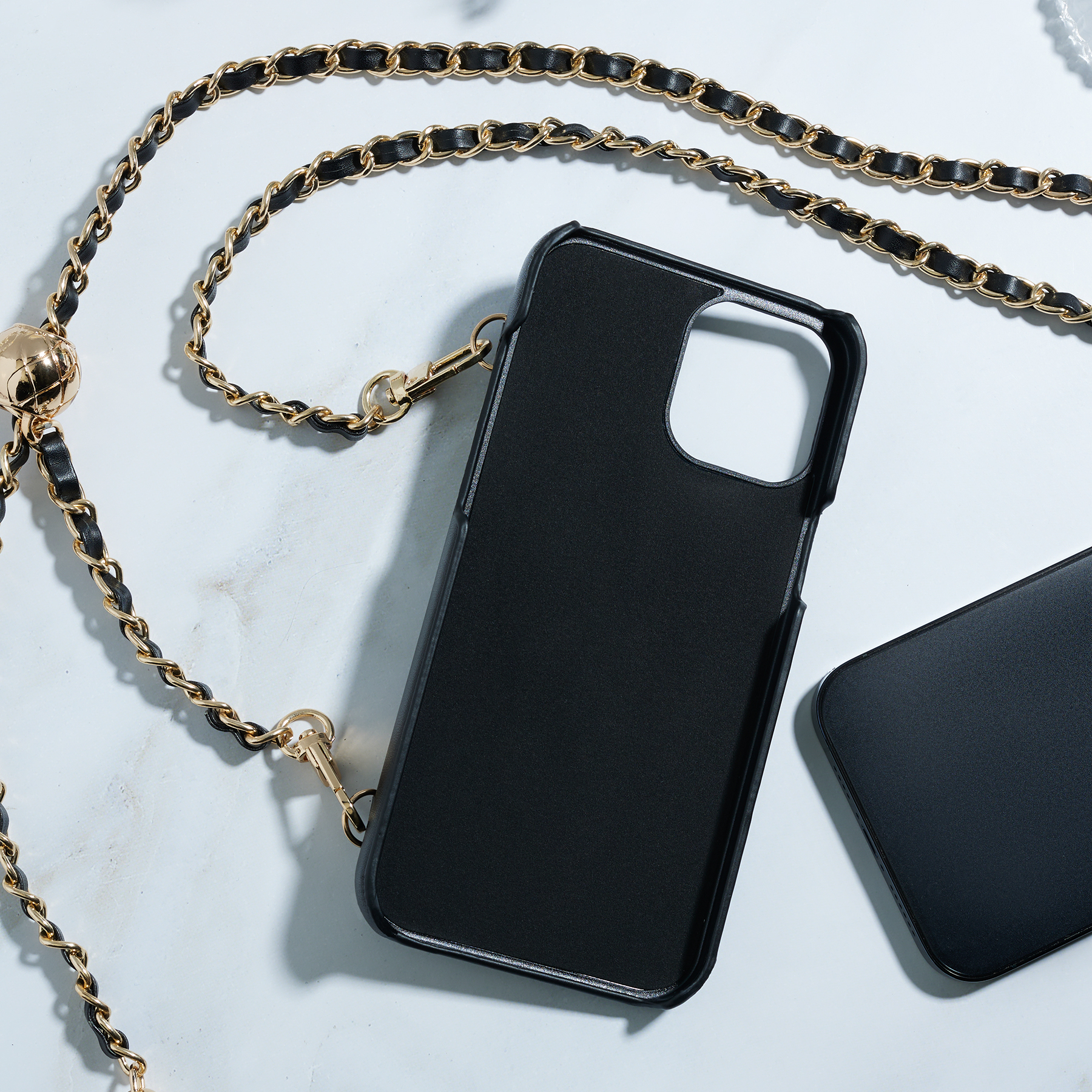 Чехол для смартфона Дизайн, iP - 12 pro max, черный, фэшн, цепочка c черной кожей и кулоном - #12