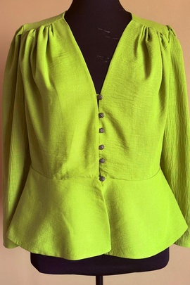 
                             
                                Пелин блузка.
                                Обложка отзыва пользователя Пользователь 355153
                             
                        