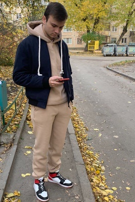 
                             
                                Худи Брэд.
                                Обложка отзыва пользователя Пользователь 205112
                             
                        