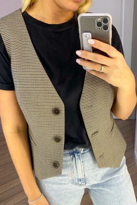 
                             
                                Жилет Лилиана.
                                Обложка отзыва пользователя Пользователь 1866
                             
                        