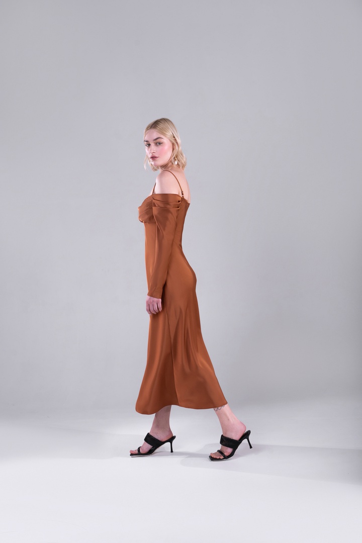 Леонсия платье