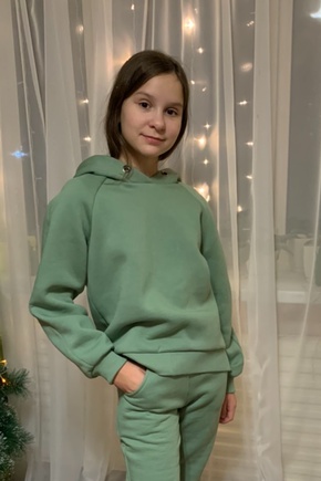 Отлично подходит подростку девочке12 лет!