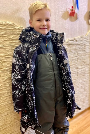 Легкая и очень удобная курточка!