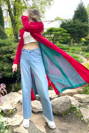 Яркий плащ изнутри и снаружи