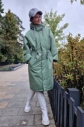 Красивая. но холодная)