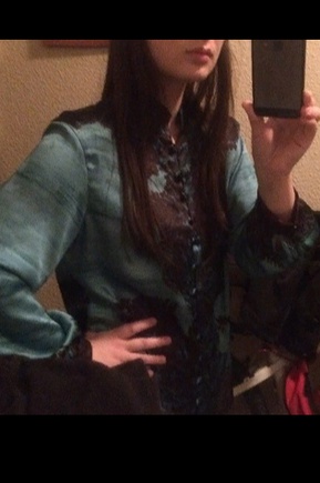 крутейшая блузка с воротником мандарин))