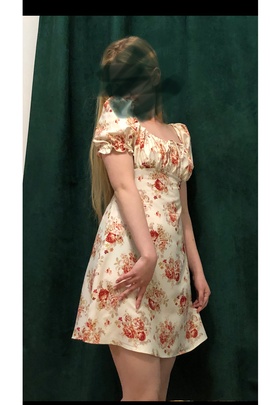 
                             
                                Платье Нола.
                                Обложка отзыва пользователя Пользователь 259914
                             
                        