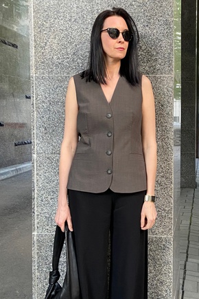 Трендовый жилет из костюмной ткани