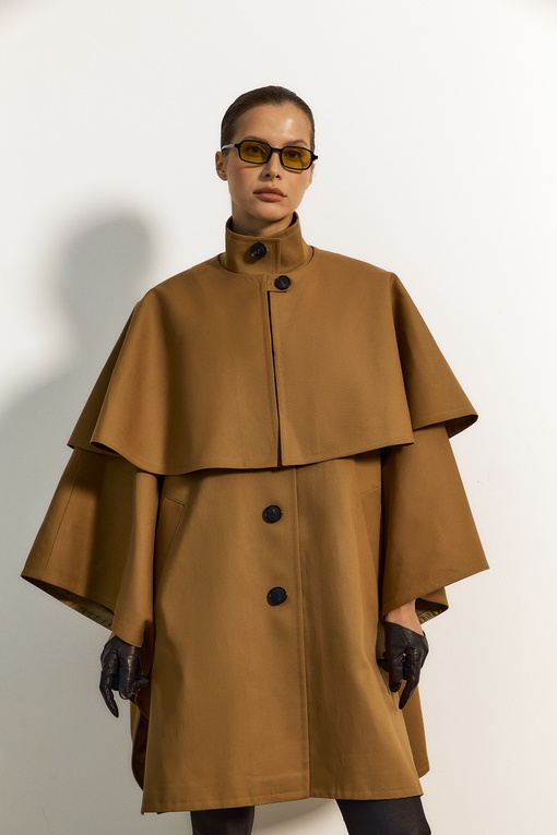 Amaranta cape coat
