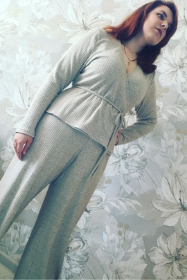 
                             
                                Кардиган Ким.
                                Обложка отзыва пользователя Пользователь 159047
                             
                        