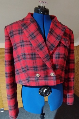 
                             
                                Жакет Нэнси.
                                Обложка отзыва пользователя Пользователь 260444
                             
                        