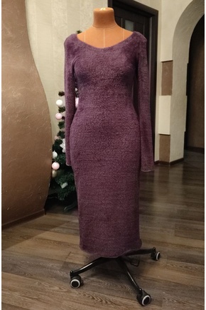 Уютное платье, несмотря на сильное облегание