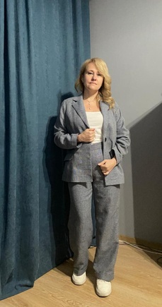 Второй жакет по этой выкройке.