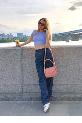 
                             
                                Брюки Карен.
                                Обложка отзыва пользователя Пользователь 373097
                             
                        