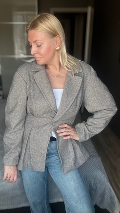 Очень стильный и женственный жакет