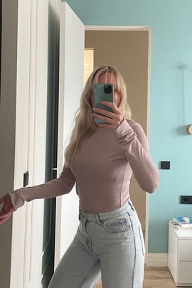 
                             
                                Нетти водолазка.
                                Обложка отзыва пользователя Пользователь 264096
                             
                        