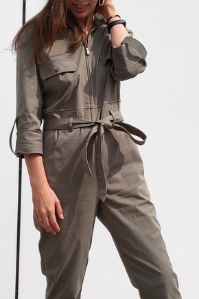 Собирает много комплиментов