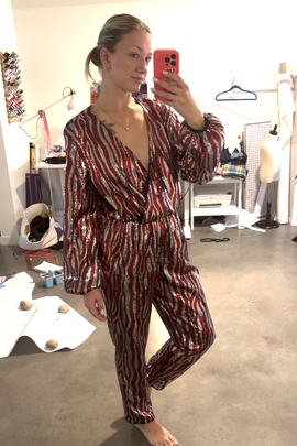 
                             
                                Иман комбинезон.
                                Обложка отзыва пользователя Пользователь 428316
                             
                        