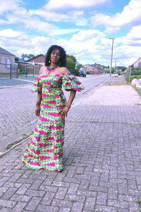 Beautiful pattern and very easy to sew