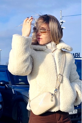 
                             
                                Эбби куртка.
                                Обложка отзыва пользователя Елена
                             
                        