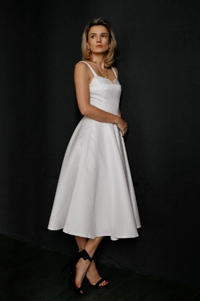 Эффектный фасон, привлекает внимание