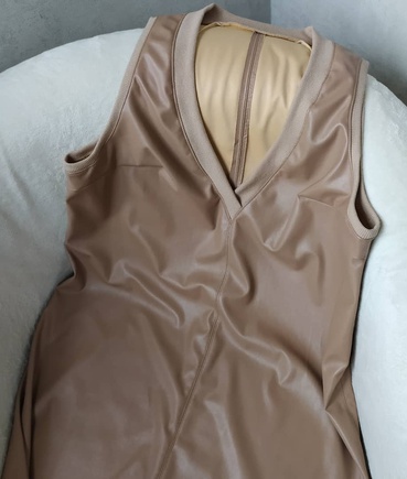 Именно такой фасон искала и нашла)