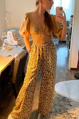 
                             
                                Брюки Мара.
                                Обложка отзыва пользователя sheshenina_anya
                             
                        