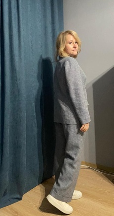 Второй жакет по этой выкройке.