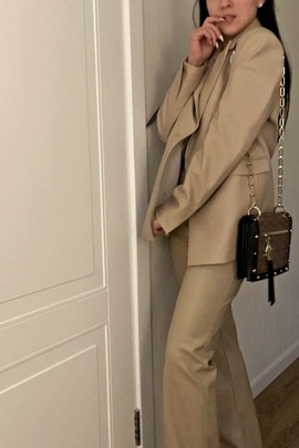 
                             
                                Жакет Бренда.
                                Обложка отзыва пользователя Дина Зингерман
                             
                        