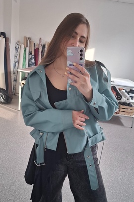 
                             
                                2. Курс по пошиву куртки (косухи) Даниэль.
                                Обложка отзыва пользователя Irene Shin
                             
                        